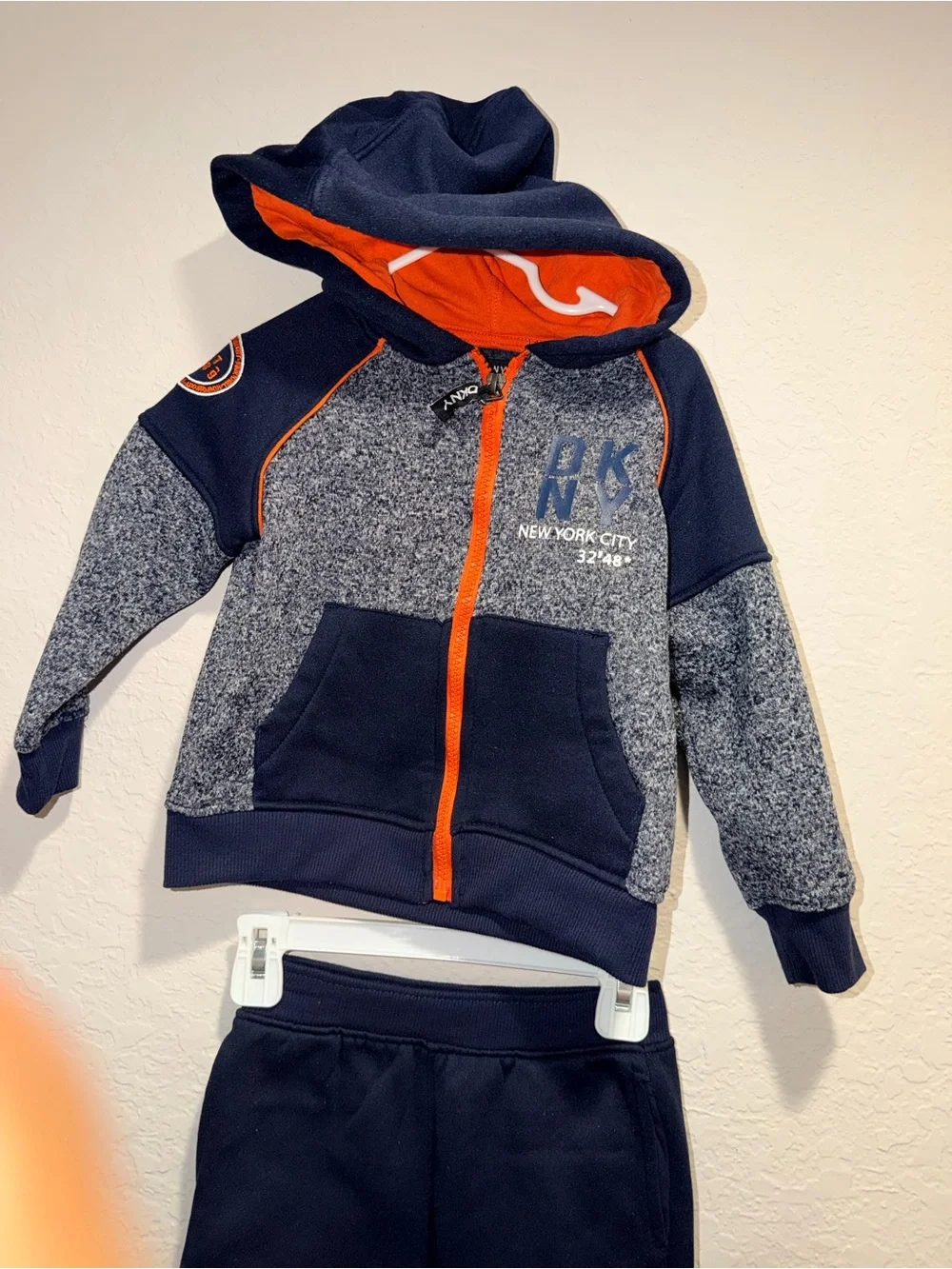 DKNY Boys 2-Piece Hoodie Jogger Tracksuit Navy Gray Orange Size 2T